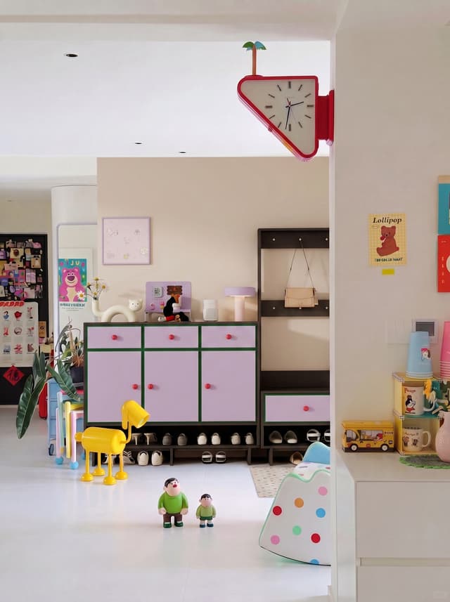Compact entryway